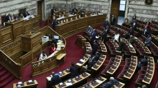 Βουλή: Υπερψηφίστηκε το περιβαλλοντικό νομοσχέδιο