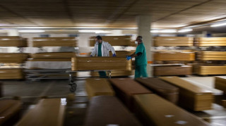 Τι αποκαλύπτουν οι νεκροψίες για τον κορωνοϊό;