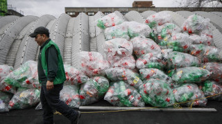 «Πανδημία» πλαστικών μιας χρήσης λόγω κορωνοϊού: Ο πλανήτης στην Εντατική