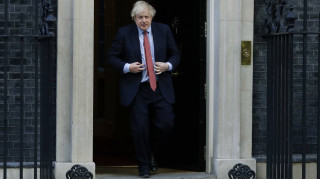 Βρετανία: Απογοητευμένοι οι πολίτες από τους χειρισμούς της κυβέρνησης για την πανδημία