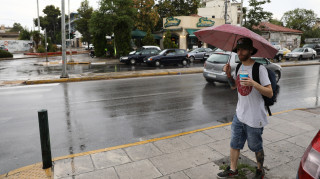Συνεχίζεται την Κυριακή το βροχερό σκηνικό του καιρού - Πού θα κυμανθεί η θερμοκρασία
