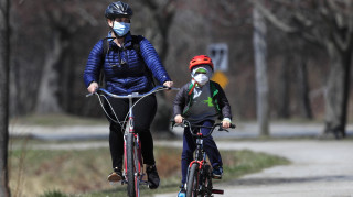 Τραγωδία χωρίς τέλος στις ΗΠΑ: Άλλοι 1.318 νεκροί από κορωνοϊό 