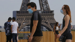 Κορωνοϊός - Παρίσι: Υποχρεωτική η μάσκα και στους εξωτερικούς χώρους