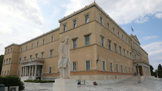 «Λίφτινγκ» στη Βουλή: Απαστράπτουσα η εικόνα της τον Μάρτιο του 2021 