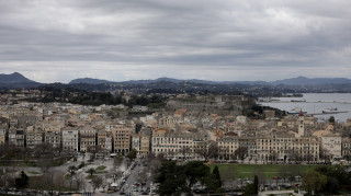 Καιρός: Αίθριος με νεφώσεις την Κυριακή