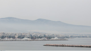 Καιρός: Άνεμοι, νεφώσεις και τοπικές βροχές σήμερα