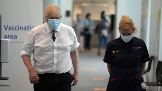 Τζόνσον σε G7: Εμβολιασμός του παγκόσμιου πληθυσμού έως το τέλος του 2022