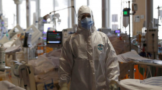 Κορωνοϊός - Ταχεία αποσυμπίεση: Κάτω από 400 οι διασωληνωμένοι, 580 νέα κρούσματα, 24 θάνατοι