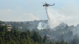 Αντιστράτηγος Πυροσβεστικής: Tα εναέρια επιχειρούν με βάση την οπτική επαφή, όχι μέσα στον καπνό