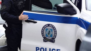 Στο δόκανο της ΕΛ.ΑΣ. 23 άτομα για παράνομο τζόγο: Έκαναν έφοδο σε παράνομο καζίνο στην Καλλιθέα