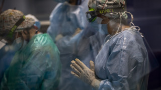 Κορωνοϊός: 1.358 νέα κρούσματα και 30 θάνατοι - Στους 333 οι διασωληνωμένοι