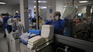 Κορωνοϊός: Το βρετανικό συστημα υγείας ζήτησε τη συνδρομή του ιδιωτικού τομέα