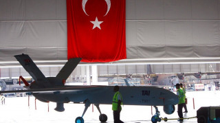 Ουκρανία: Τουρκικά drones και πύραυλοι Stinger και Javelin από άλλες χώρες ενισχύουν το Κίεβο