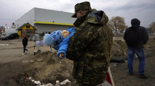 Ουκρανία: Ξεπέρασαν το ένα εκατομμύριο οι πρόσφυγες - Παροχή προστασίας τους εξετάζει η ΕΕ