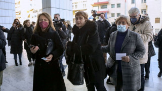 Δολοφονία Τοπαλούδη: Συγκλόνισαν οι γονείς της άτυχης φοιτήτριας - Ζήτησαν να παραμείνουν τα ισόβια