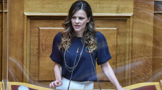 Αχτσιόγλου: Περικοπές κι εξαπάτηση το μόνο έργο Μητσοτάκη για τους συνταξιούχους