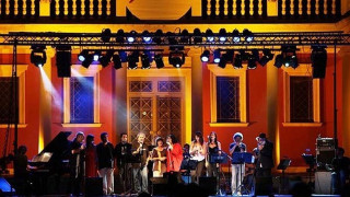 Θεσσαλονίκη: Ο Elvis συναντά τους Beatles στην πλαζ Αρετσούς