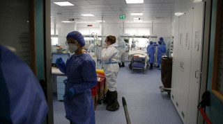 Κορωνοϊός: 33.590 κρούσματα, 129 θάνατοι - Στους 101 οι διασωληνωμένοι σε μία εβδομάδα