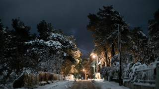 Κακοκαιρία Μπάρμπαρα: Μάχη με τον χιονιά και την Δευτέρα - Στοίχημα οι ανοικτοί δρόμοι