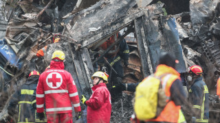 «Στεκόμαστε δίπλα στον αδελφό λαό»: Συμπαράσταση από τον τουρκικό Τύπο για τα Τέμπη