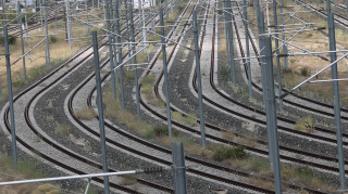 «Χειρόφρενο» στα τρένα το Σαββατοκύριακο - Αναστέλλονται όλα τα δρομολόγια