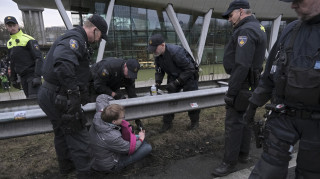 Ολλανδία: Σοβαρά επεισόδια σε αρκετές πόλεις - 200 συλλήψεις