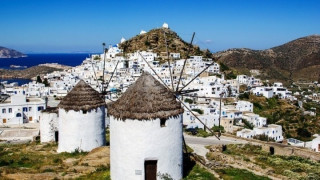 «Βασίλισσα εναλλαγών και αντιθέσεων» η Ίος - Στην κορυφή των διεθνών ΜΜΕ για το 2026