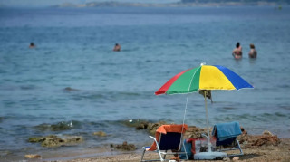 Παραλίες Αττικής: Σε ποιες απαγορεύεται η κολύμβηση για λόγους δημόσιας υγείας