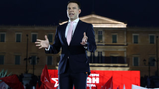 Κασσελάκης: Δεν είμαι Ανδρουλάκης να με κρατάτε από κάπου - Θερμή υποδοχή σε Τσίπρα