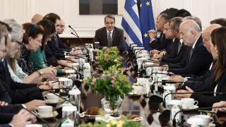 Υπουργικό Συμβούλιο μία ανάσα από τη ΔΕΘ - Το παράδειγμα της Γαλλίας και οι δημοσκοπήσεις