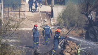 Σε εξέλιξη η φωτιά στο Κόκκινο Μύλο - Η εικόνα στα μέτωπα Αιγάλεω, Βαρυμπόμπη και Βόλβη