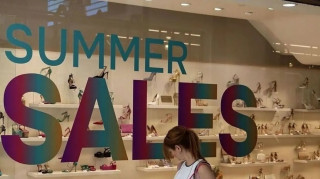 Πόσο θα διαρκέσουν οι θερινές εκπτώσεις - Ποια Κυριακή θα είναι ανοιχτά τα καταστήματα