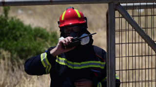 Φωτιά στις Αχαρνές - Καίγονται παλέτες