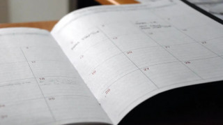 Πώς αμείβονται οι μισθωτοί που εργάζονται στον ιδιωτικό τομέα την αργία του Δεκαπενταύγουστου