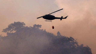 Μεγάλη επιχείρηση της Πυροσβεστικής για τη φωτιά που καίει από το Σάββατο στο όρος Παγγαίο