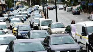 Κίνηση: Στο «κόκκινο» ο Κηφισός - Χαμηλές ταχύτητες στο κέντρο και την Αττική Οδό