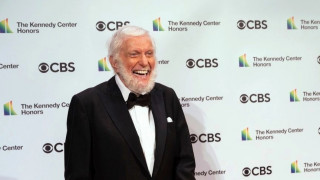 Ο Ντικ Βαν Ντάικ αποκαλύπτει το «μυστικό» που τον έφτασε 99 ετών - Οι ειδικοί τον επιβεβαιώνουν