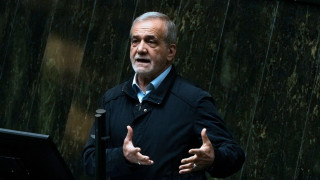 Το Ιράν πρέπει να ασχοληθεί με τις ΗΠΑ λέει ο πρόεδρος Πεζεσκιάν