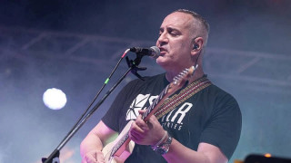 Πέθανε ο κιθαρίστας των «Ενδελέχεια» Αντώνης Δημητρίου σε ηλικία 57 ετών