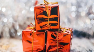 Δώρο Χριστουγέννων: Τι ισχύει για τους μισθωτούς του ιδιωτικού τομέα