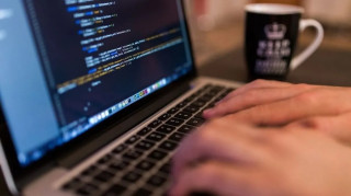 Χειροπέδες σε 37χρονο στη Θεσσαλονίκη για κατοχή υλικού παιδικής πορνογραφίας