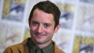 Ο Eλάιτζα Γουντ λέει ότι οι αμοιβές για τους ηθοποιούς του Lord of the Rings ήταν πολύ μικρές