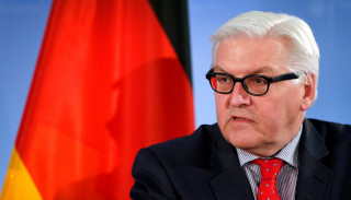 Σταϊνμάιερ: Στην Ευρώπη μαίνεται πραγματικός πόλεμος - Επαναφορά της υποχρεωτικής στράτευσης