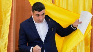 Ρουμανία: Το 42,3% των ψήφων κερδίζει ο ακροδεξιός Σιμιόν - Στο 22,5% ο κεντρώος Αντονέσκου