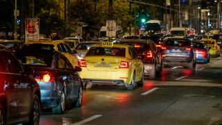 «Στο κόκκινο» η κίνηση σε Κηφισό λόγω τροχαίου με μοτοσυκλέτες - Μποτιλιάρισμα στο κέντρο της Αθήνας