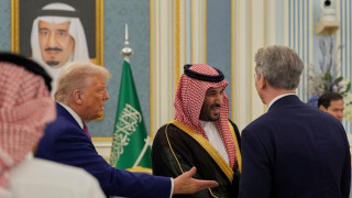 Οι Σαουδάραβες έστησαν κινητό κατάστημα McDonald’s για χάρη του Τραμπ