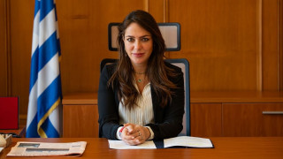 Δόμνα Μιχαηλίδου στο CNN Greece: Η οικογένεια στην Ελλάδα είναι το πρώτο και το τελευταίο καταφύγιο