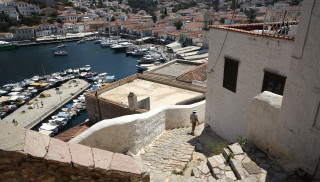 Μέσω gov.gr οι αιτήσεις και οι καταγγελίες για τα οχήματα στην Ύδρα