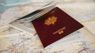 Τα πιο ισχυρά διαβατήρια του 2025 - Η Ελλάδα ανέβηκε θέση