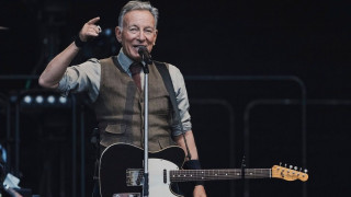 Ο Μπρους Σπρίνγκστιν αποτίει φόρο τιμής στα θύματα στη Μινεάπολη με νέο τραγούδι του